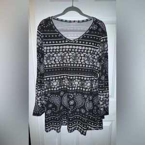 Black and White Floral Long Sleeve Top